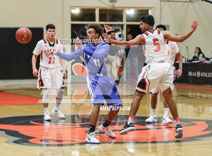 Thumbnail 1 in Selma vs. Madera photogallery.