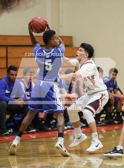 Thumbnail 2 in Selma vs. Madera photogallery.