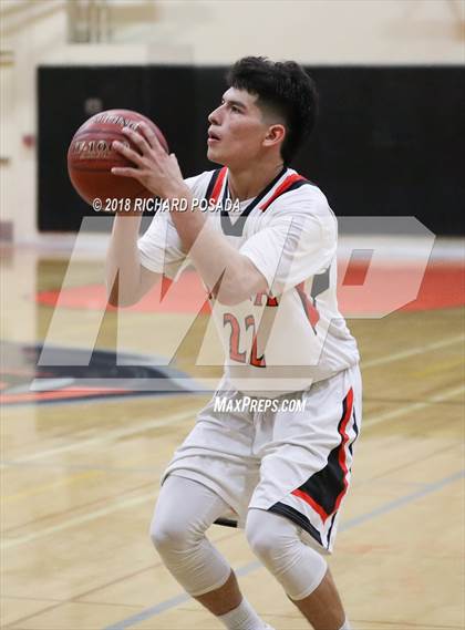 Thumbnail 3 in Selma vs. Madera photogallery.