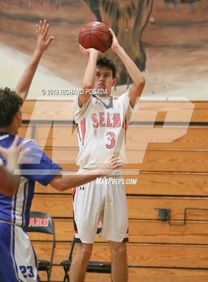 Thumbnail 3 in Selma vs. Madera photogallery.