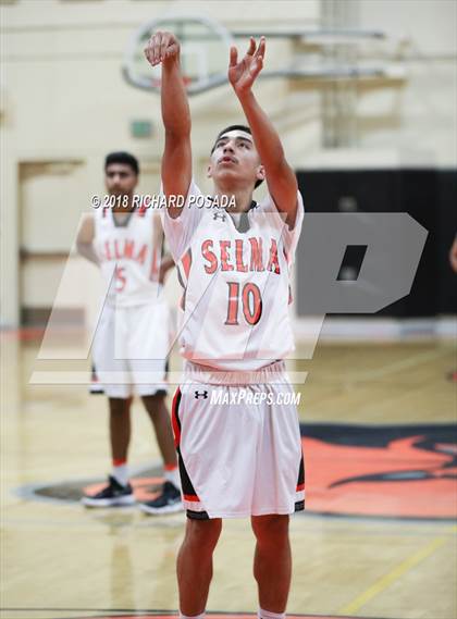 Thumbnail 1 in Selma vs. Madera photogallery.