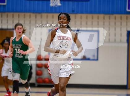 Thumbnail 2 in Flint Hill vs. Edison (Rebel Round Ball Classic) photogallery.