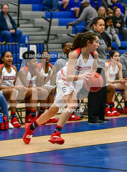 Thumbnail 2 in Flint Hill vs. Edison (Rebel Round Ball Classic) photogallery.