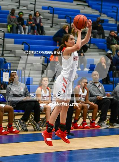 Thumbnail 3 in Flint Hill vs. Edison (Rebel Round Ball Classic) photogallery.