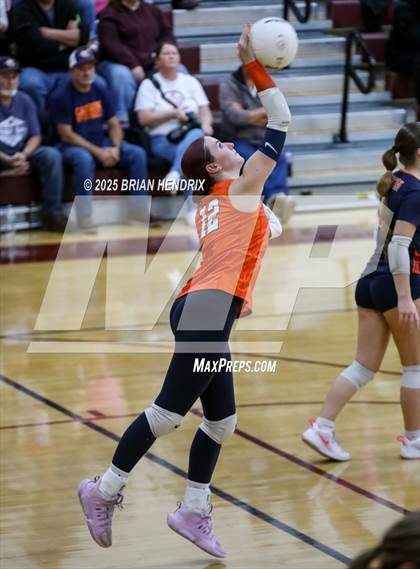 Thumbnail 1 in Carson vs. Hickory (NCHSAA 5A Regional Final) photogallery.