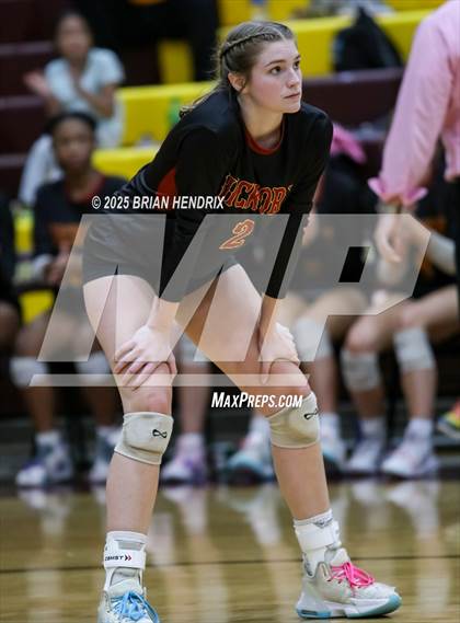 Thumbnail 3 in Carson vs. Hickory (NCHSAA 5A Regional Final) photogallery.