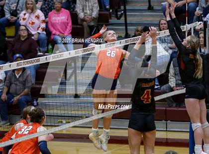 Thumbnail 2 in Carson vs. Hickory (NCHSAA 5A Regional Final) photogallery.