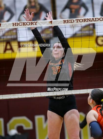 Thumbnail 3 in Carson vs. Hickory (NCHSAA 5A Regional Final) photogallery.