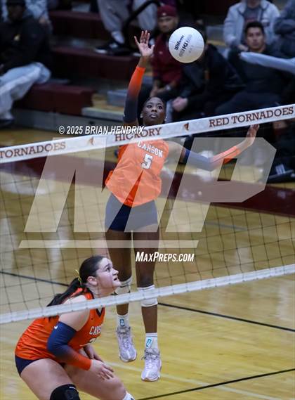 Thumbnail 2 in Carson vs. Hickory (NCHSAA 5A Regional Final) photogallery.