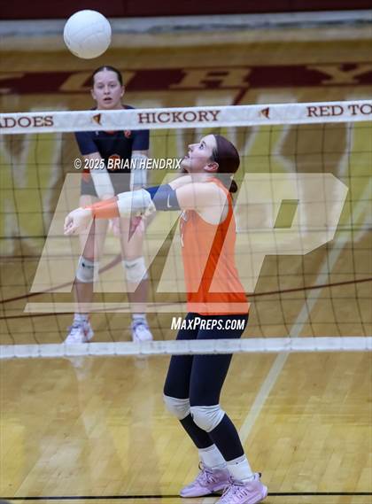 Thumbnail 1 in Carson vs. Hickory (NCHSAA 5A Regional Final) photogallery.