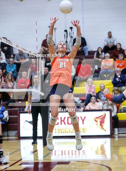 Thumbnail 3 in Carson vs. Hickory (NCHSAA 5A Regional Final) photogallery.