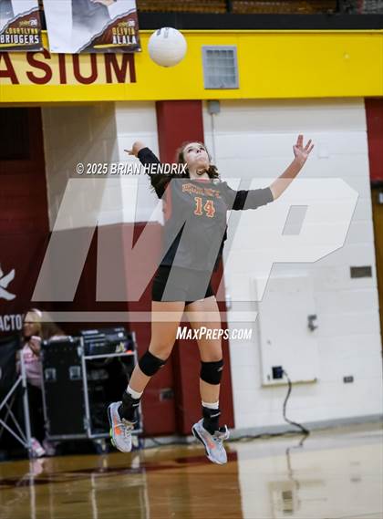 Thumbnail 3 in Carson vs. Hickory (NCHSAA 5A Regional Final) photogallery.