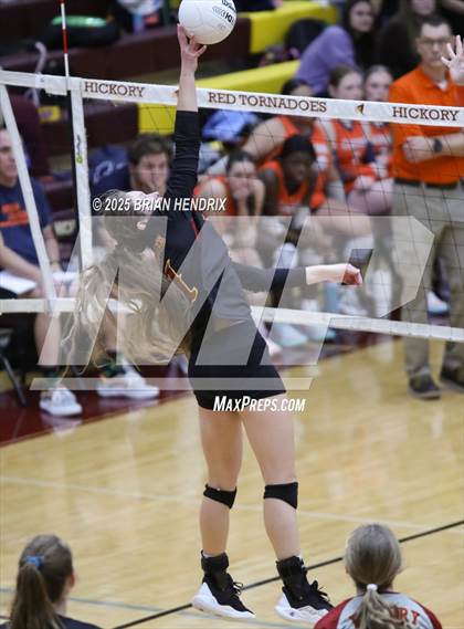 Thumbnail 3 in Carson vs. Hickory (NCHSAA 5A Regional Final) photogallery.