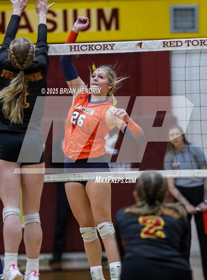 Thumbnail 3 in Carson vs. Hickory (NCHSAA 5A Regional Final) photogallery.