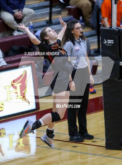 Thumbnail 3 in Carson vs. Hickory (NCHSAA 5A Regional Final) photogallery.