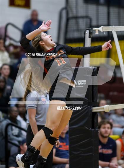 Thumbnail 3 in Carson vs. Hickory (NCHSAA 5A Regional Final) photogallery.