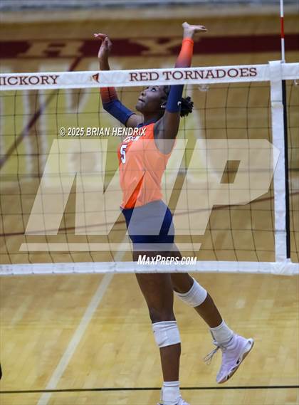 Thumbnail 2 in Carson vs. Hickory (NCHSAA 5A Regional Final) photogallery.