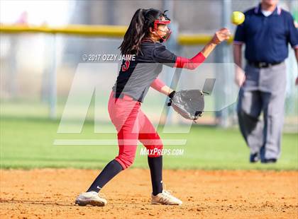Thumbnail 3 in Stevens vs Harlendale (NISD Softball Tournament) photogallery.