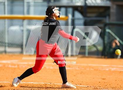 Thumbnail 1 in Stevens vs Harlendale (NISD Softball Tournament) photogallery.