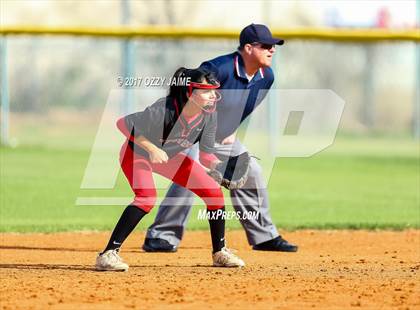 Thumbnail 1 in Stevens vs Harlendale (NISD Softball Tournament) photogallery.