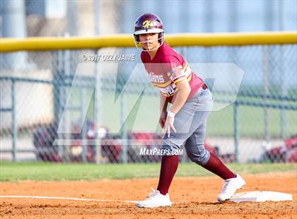 Thumbnail 2 in Stevens vs Harlendale (NISD Softball Tournament) photogallery.