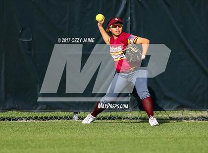 Thumbnail 2 in Stevens vs Harlendale (NISD Softball Tournament) photogallery.
