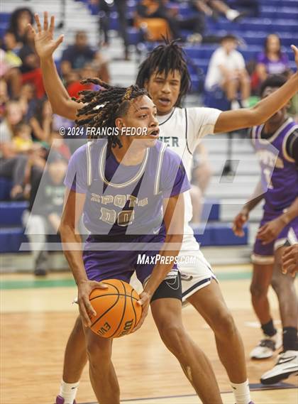 Thumbnail 2 in Spoto @ Sumner photogallery.