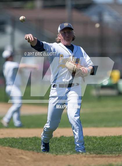 Thumbnail 3 in Saegertown vs Rocky Grove (PIAA District 10 AA Final) photogallery.