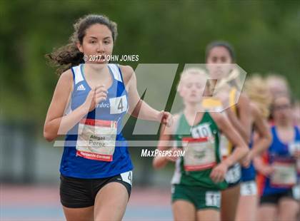 Thumbnail 2 in 50th Annual Loucks Games (Women's 3200 Meter Run) photogallery.