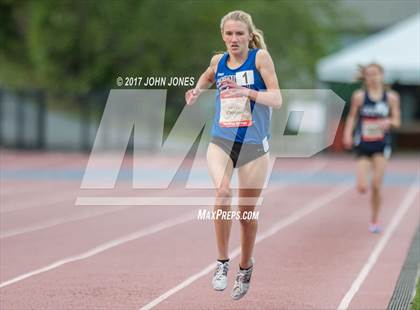 Thumbnail 3 in 50th Annual Loucks Games (Women's 3200 Meter Run) photogallery.