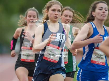 Thumbnail 3 in 50th Annual Loucks Games (Women's 3200 Meter Run) photogallery.