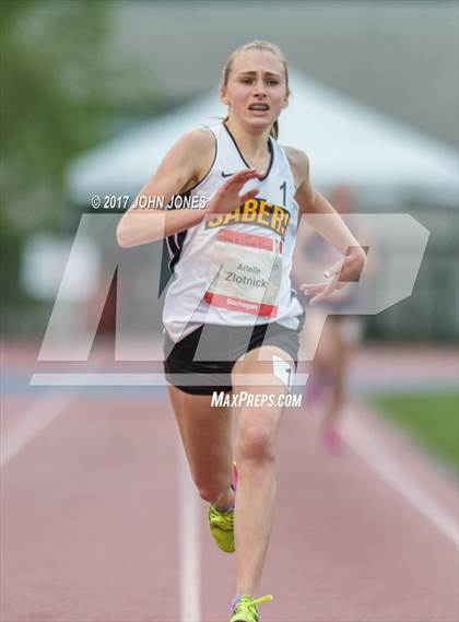 Thumbnail 2 in 50th Annual Loucks Games (Women's 3200 Meter Run) photogallery.
