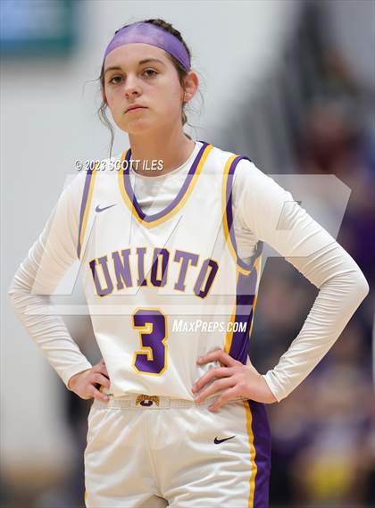 Thumbnail 3 in Fairland vs. Unioto (OHSAA D2 Regional Semifinal) photogallery.