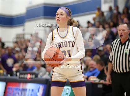 Thumbnail 3 in Fairland vs. Unioto (OHSAA D2 Regional Semifinal) photogallery.