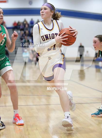 Thumbnail 1 in Fairland vs. Unioto (OHSAA D2 Regional Semifinal) photogallery.