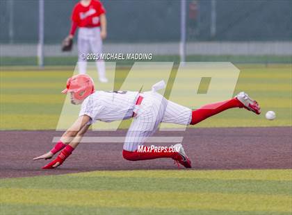 Thumbnail 3 in Hardin-Jefferson vs Bridge City (UIL Baseball 4A D2 Area Playoff game 3) photogallery.