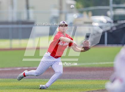 Thumbnail 2 in Hardin-Jefferson vs Bridge City (UIL Baseball 4A D2 Area Playoff game 3) photogallery.