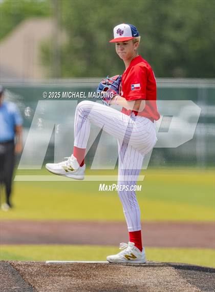 Thumbnail 2 in Hardin-Jefferson vs Bridge City (UIL Baseball 4A D2 Area Playoff game 3) photogallery.