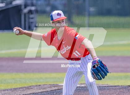 Thumbnail 2 in Hardin-Jefferson vs Bridge City (UIL Baseball 4A D2 Area Playoff game 3) photogallery.