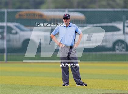 Thumbnail 3 in Hardin-Jefferson vs Bridge City (UIL Baseball 4A D2 Area Playoff game 3) photogallery.
