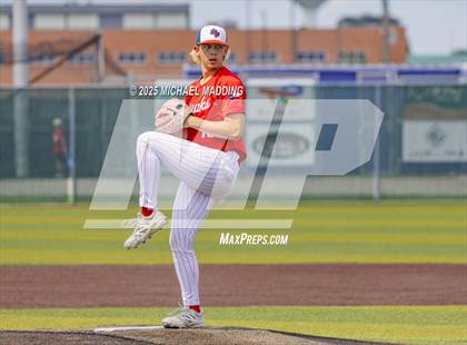Thumbnail 3 in Hardin-Jefferson vs Bridge City (UIL Baseball 4A D2 Area Playoff game 3) photogallery.