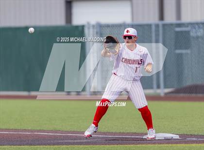 Thumbnail 3 in Hardin-Jefferson vs Bridge City (UIL Baseball 4A D2 Area Playoff game 3) photogallery.