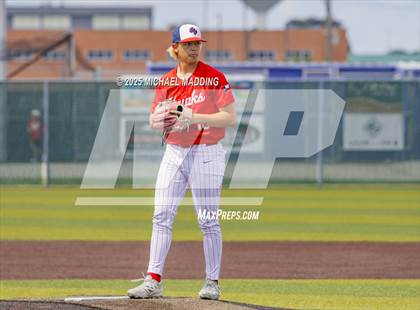 Thumbnail 2 in Hardin-Jefferson vs Bridge City (UIL Baseball 4A D2 Area Playoff game 3) photogallery.
