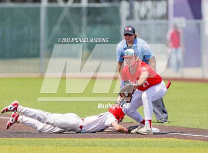 Thumbnail 2 in Hardin-Jefferson vs Bridge City (UIL Baseball 4A D2 Area Playoff game 3) photogallery.