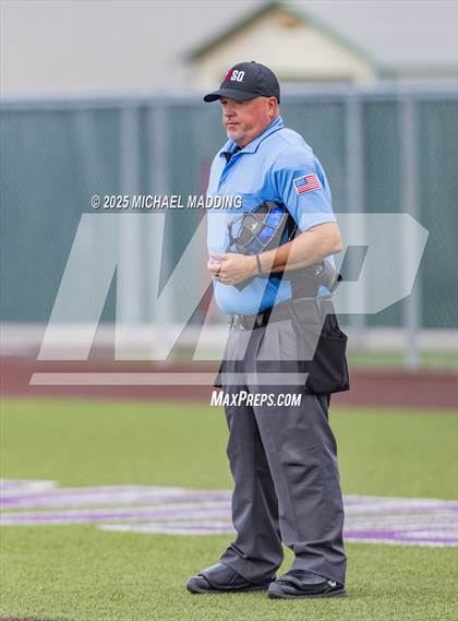 Thumbnail 3 in Hardin-Jefferson vs Bridge City (UIL Baseball 4A D2 Area Playoff game 3) photogallery.