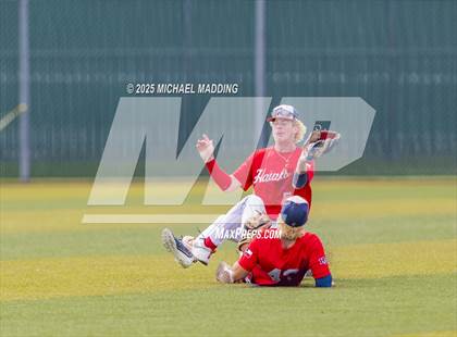 Thumbnail 2 in Hardin-Jefferson vs Bridge City (UIL Baseball 4A D2 Area Playoff game 3) photogallery.