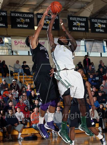 Thumbnail 1 in Southwind vs. Long Beach Poly (City of Palms Classic) photogallery.