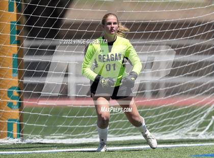 Thumbnail 2 in Westlake vs. Reagan (UIL 6A Regional Final) photogallery.