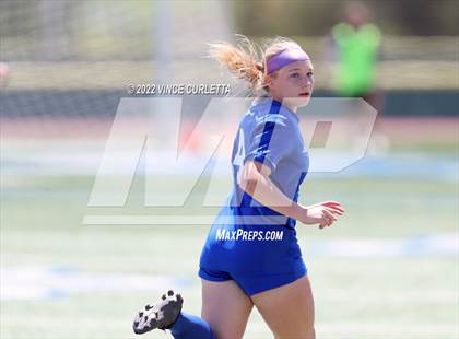 Thumbnail 3 in Westlake vs. Reagan (UIL 6A Regional Final) photogallery.