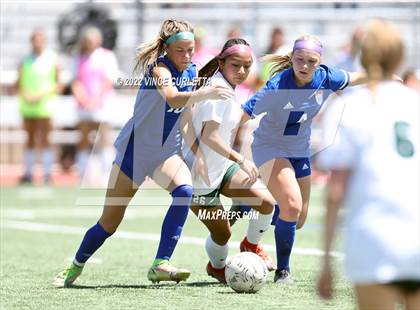 Thumbnail 2 in Westlake vs. Reagan (UIL 6A Regional Final) photogallery.